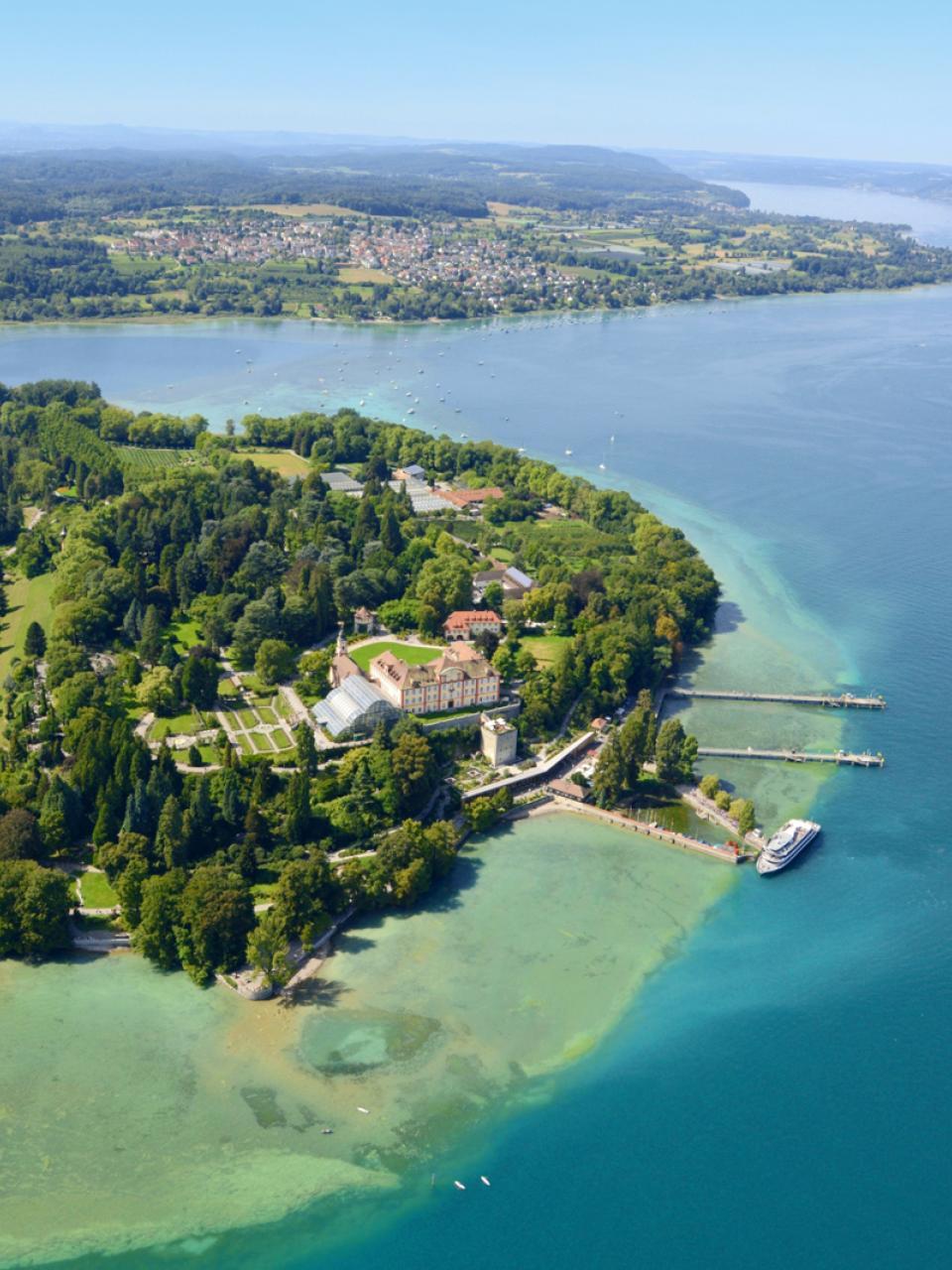 Luftaufnahme der Insel Mainau auf dem Bodensee in Deutschland